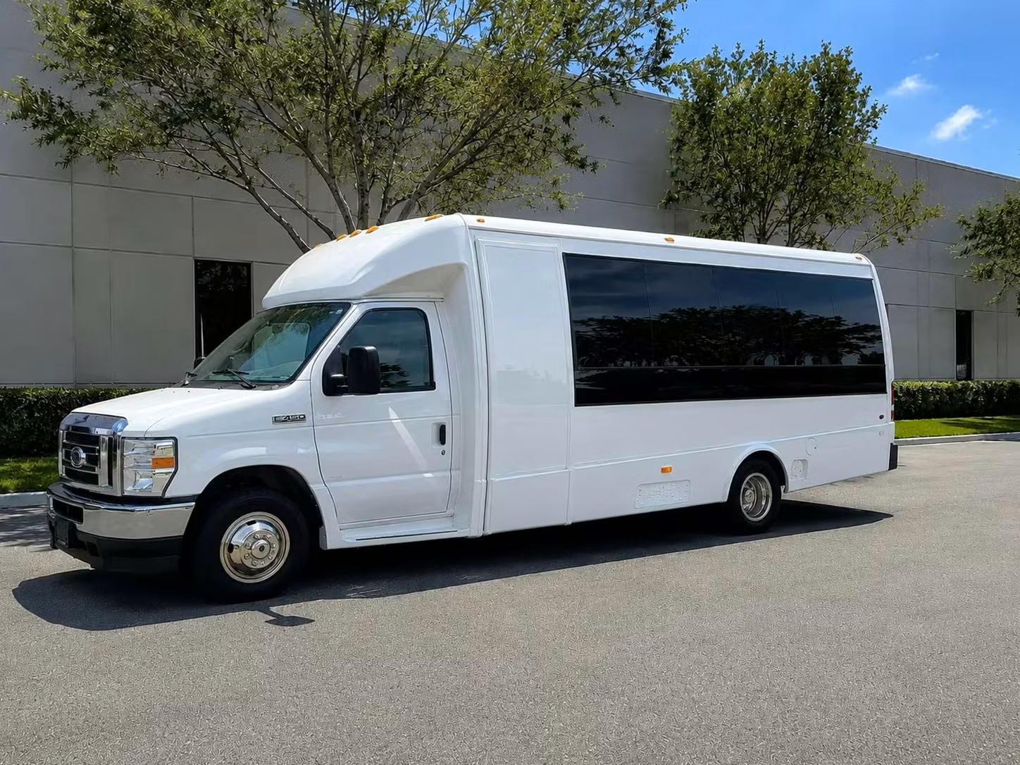 rexburg 15 passenger minibus rental